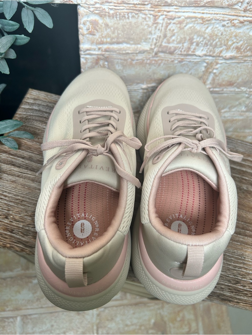 Revitalign Gaia Walking Sneaker Sand Shell Pink Women’s Size 9D wide NWOB #22 - Picture 6 of 11